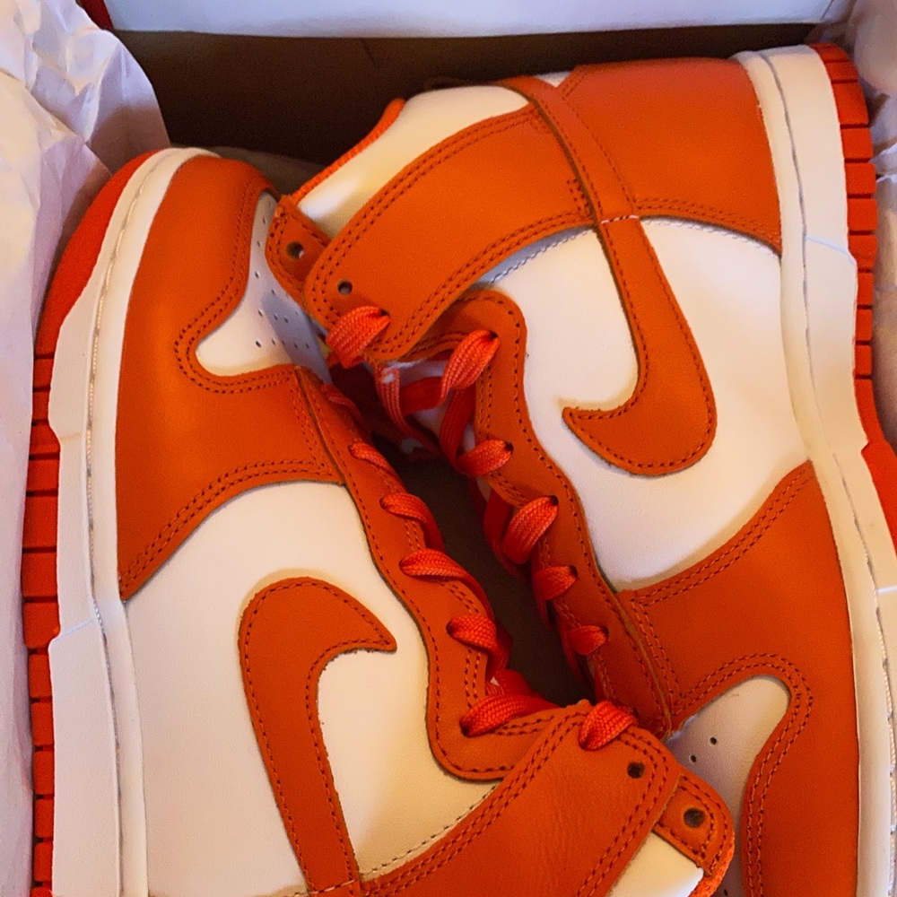 Women’s Nike Dunk High Size 7